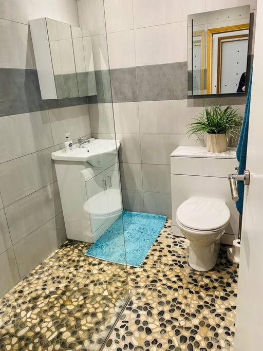 Villa Love Lancing By The Sea With Optional Large Hot Tub Sleeps Up To 8 & Free Parking Extérieur photo