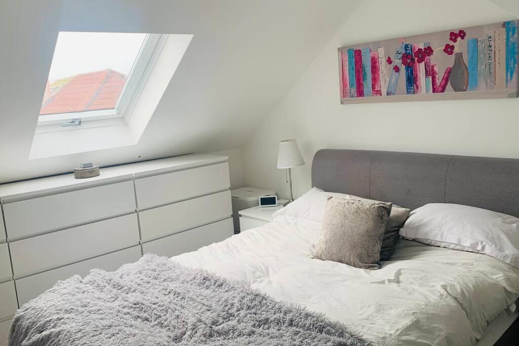 Villa Love Lancing By The Sea With Optional Large Hot Tub Sleeps Up To 8 & Free Parking Extérieur photo